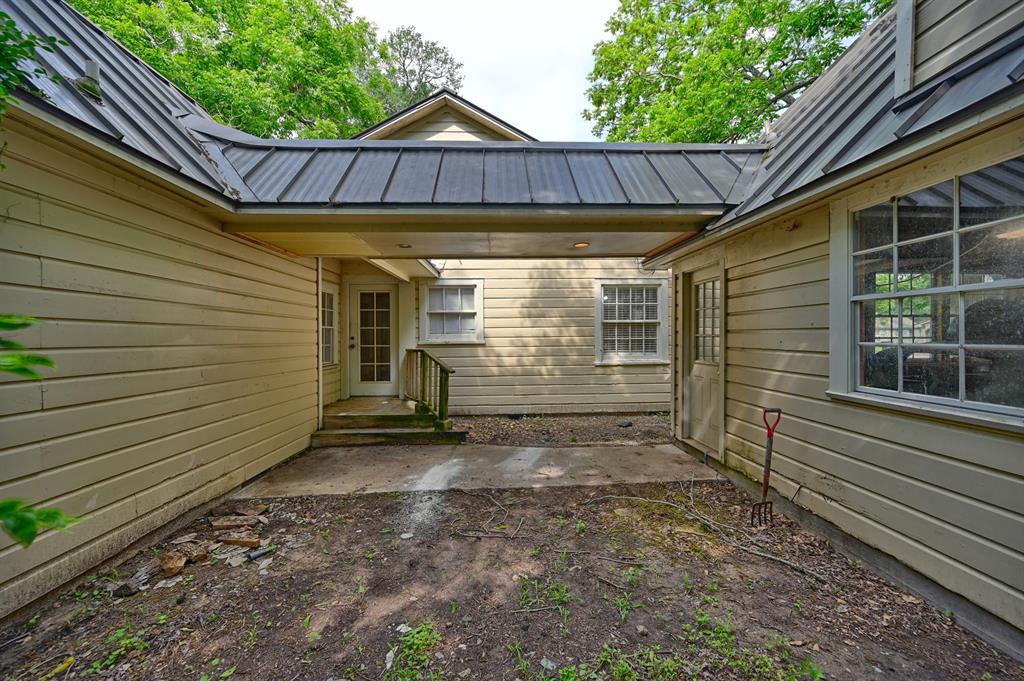 708 4th Street, Sealy, Texas image 36