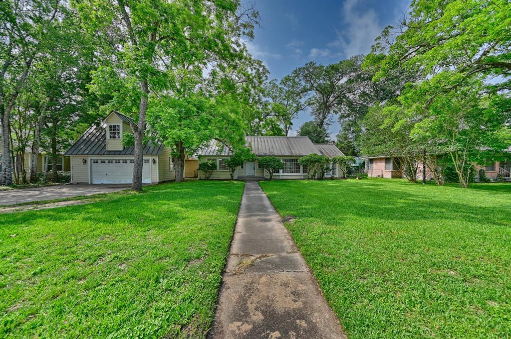 708 4th Street, Sealy, Texas image 1