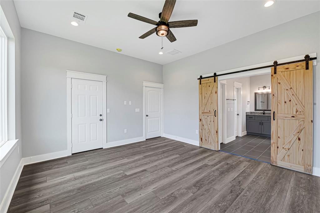 12928 Oakwood Circle