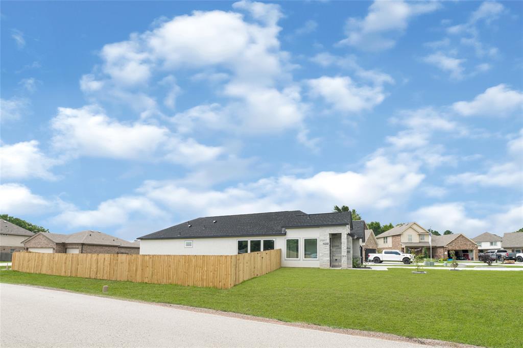 12928 Oakwood Circle