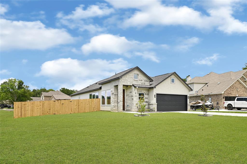 12928 Oakwood Circle