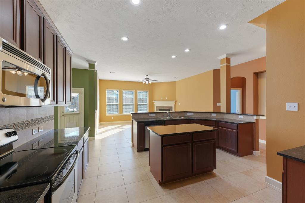 3635 Sunlight Hill Lane, Spring, Texas image 14
