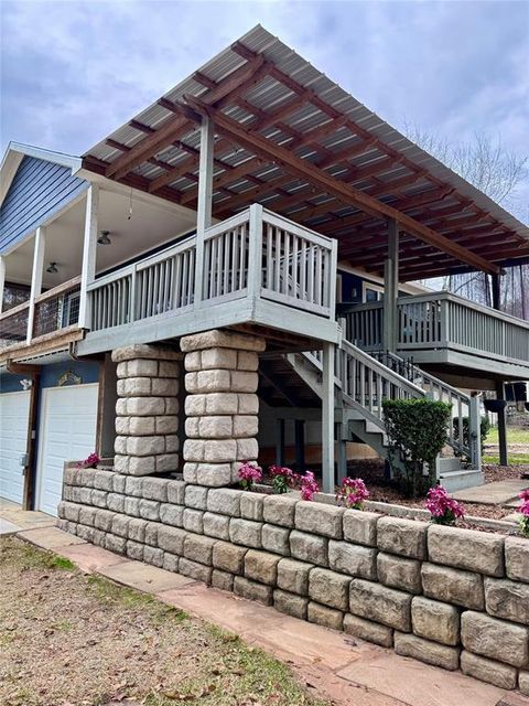 A home in Onalaska