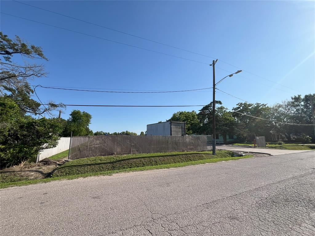 6007 Brookfield Drive, Houston, Texas image 9