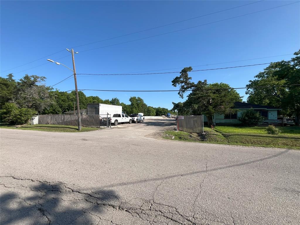6007 Brookfield Drive, Houston, Texas image 4