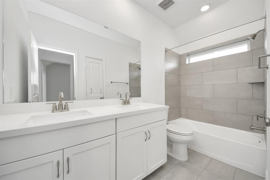 1711 Sterling Water Drive, Missouri City, Texas image 34
