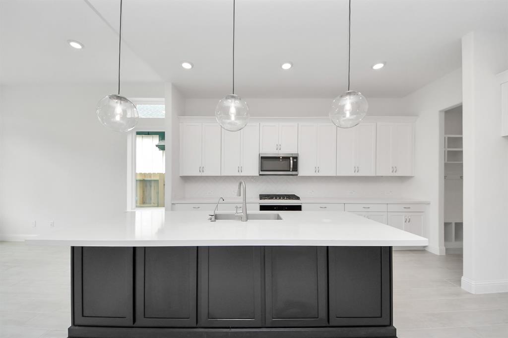 1711 Sterling Water Drive, Missouri City, Texas image 23