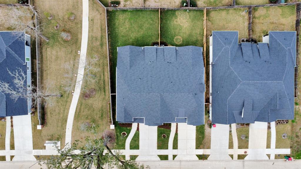 1711 Sterling Water Drive, Missouri City, Texas image 2