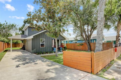 Photo of 1006 Archer Street, Houston, TX 77009 (MLS # 81689082)