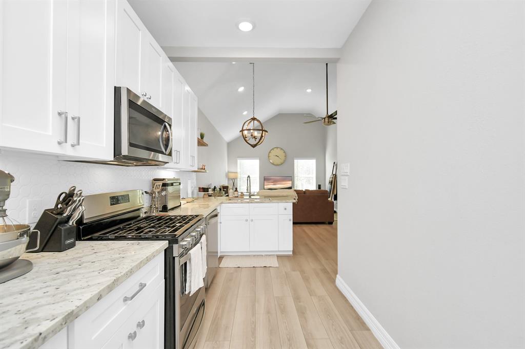 411 E 37th Street, Houston, Texas image 19