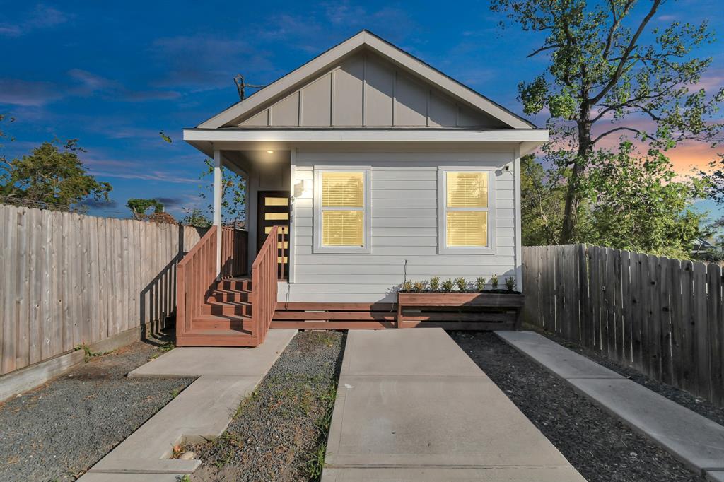 411 E 37th Street, Houston, Texas image 1