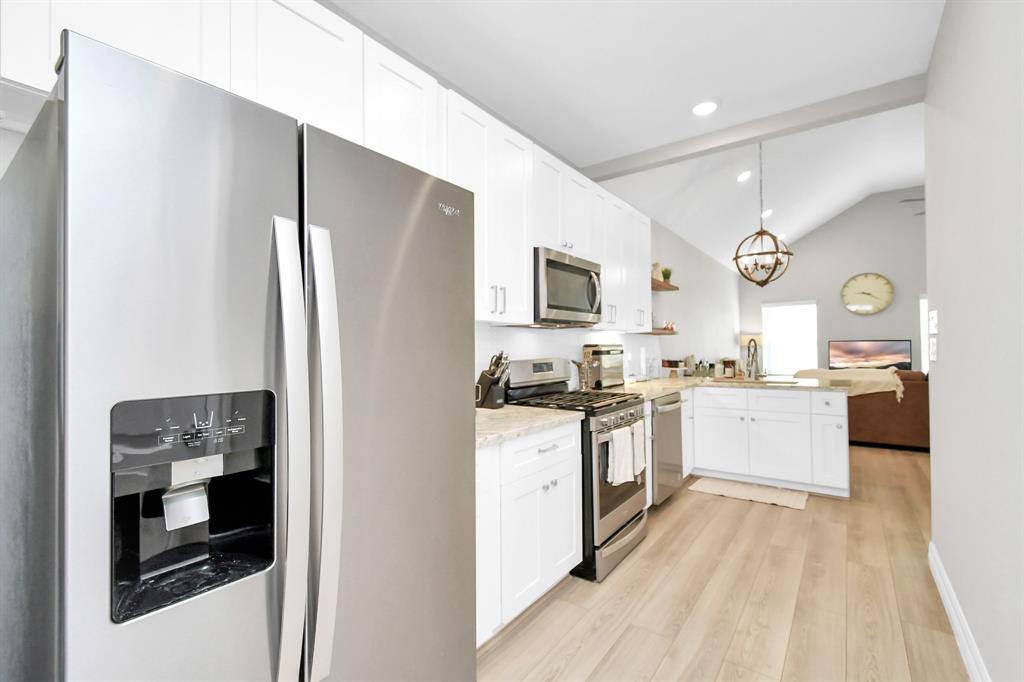 411 E 37th Street, Houston, Texas image 17