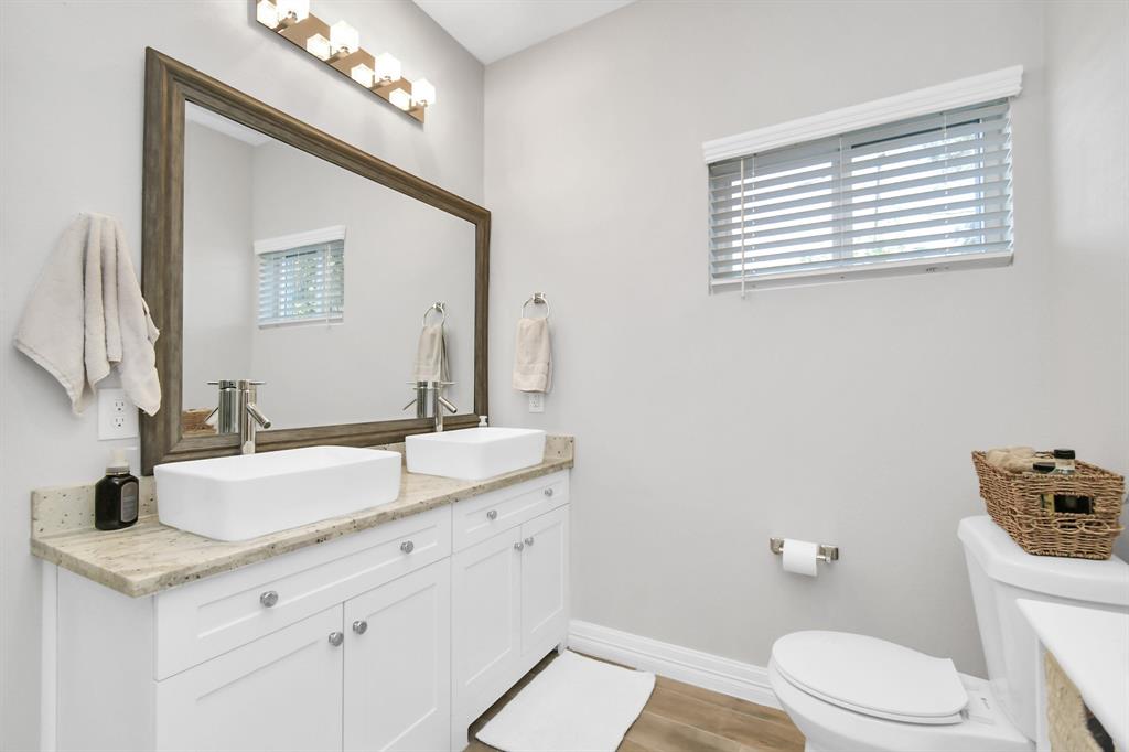 411 E 37th Street, Houston, Texas image 27