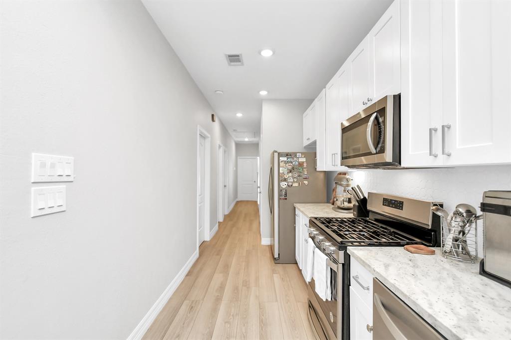 411 E 37th Street, Houston, Texas image 20