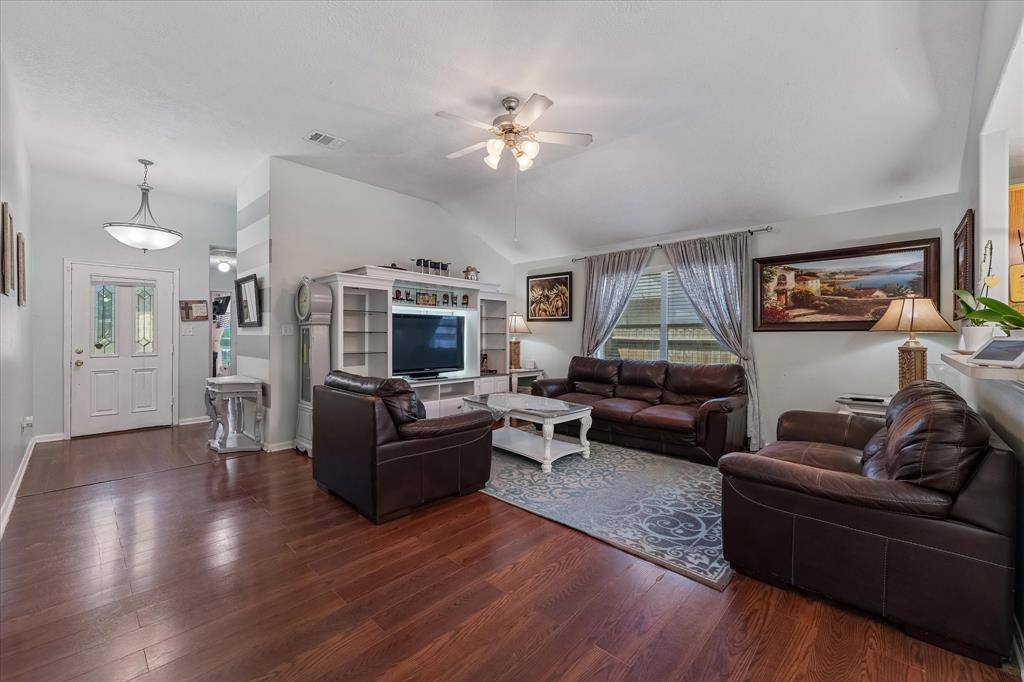 3689 Piney Point Road, Conroe, Texas image 3