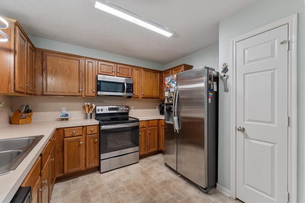 3689 Piney Point Road, Conroe, Texas image 10