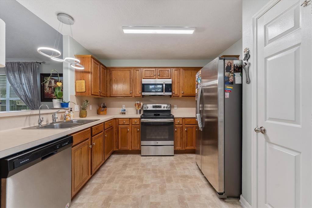 3689 Piney Point Road, Conroe, Texas image 11