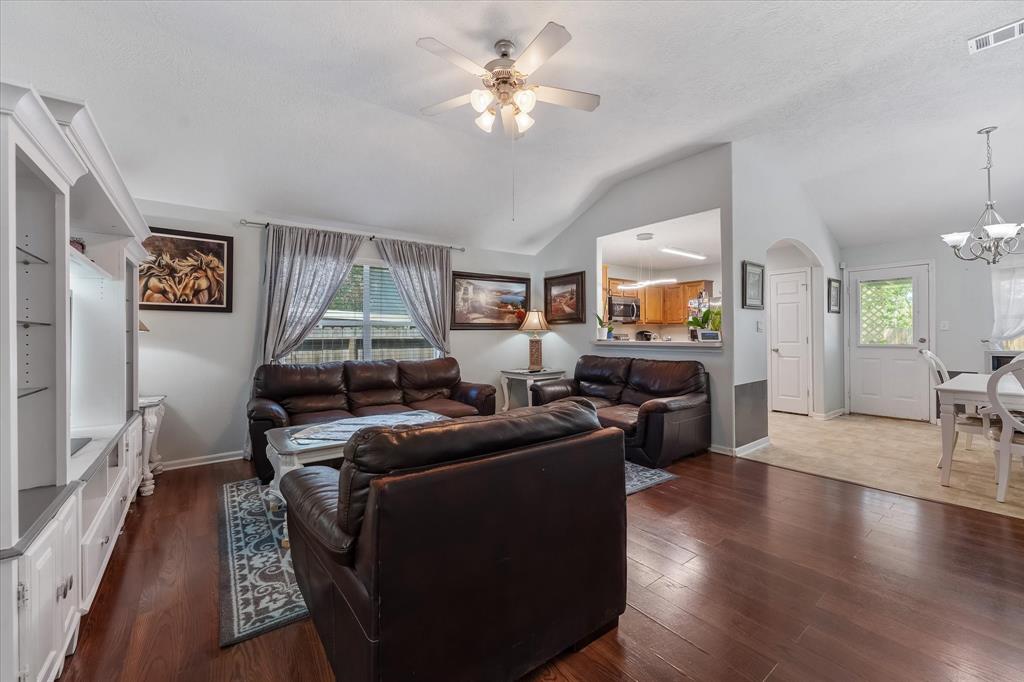 3689 Piney Point Road, Conroe, Texas image 4
