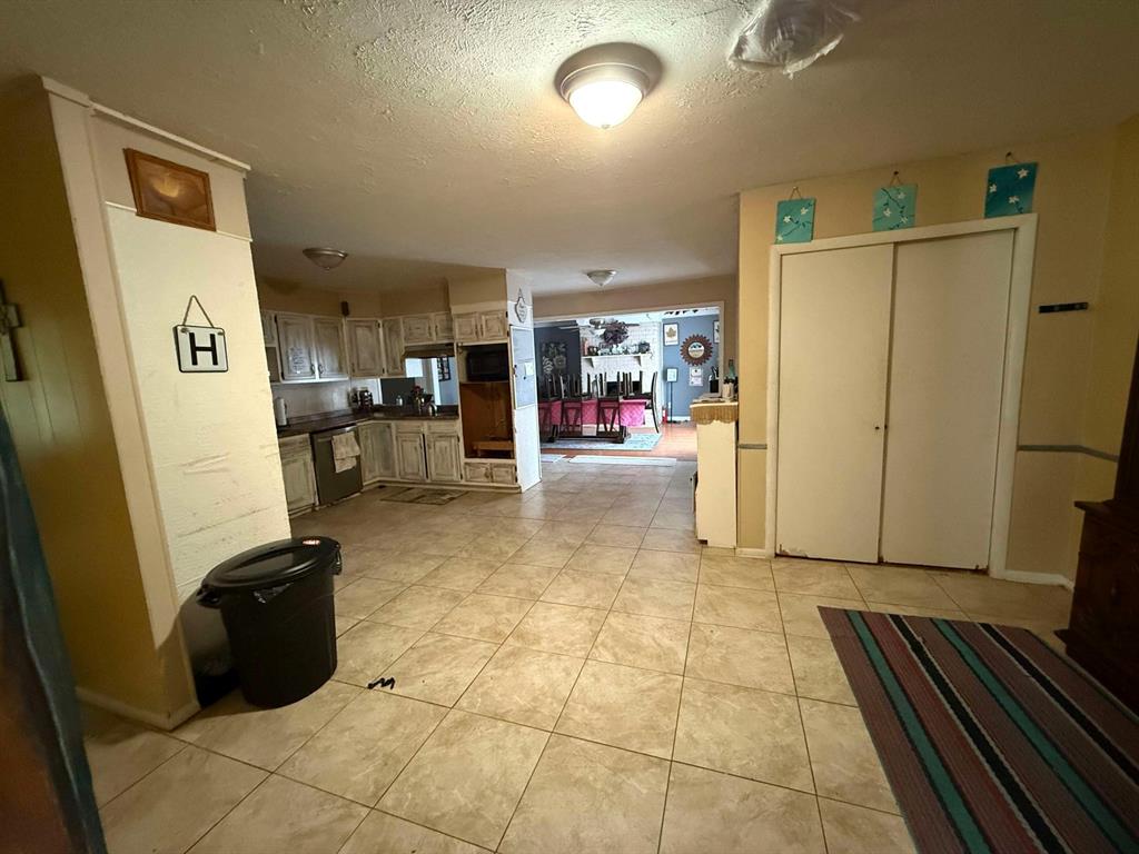 4220 Redwood Drive, Beaumont, Texas image 8