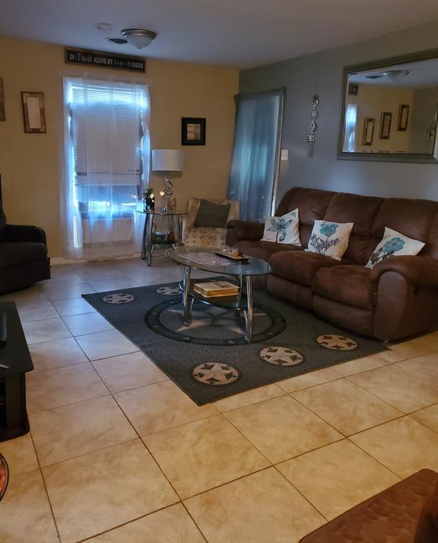 4220 Redwood Drive, Beaumont, Texas image 3