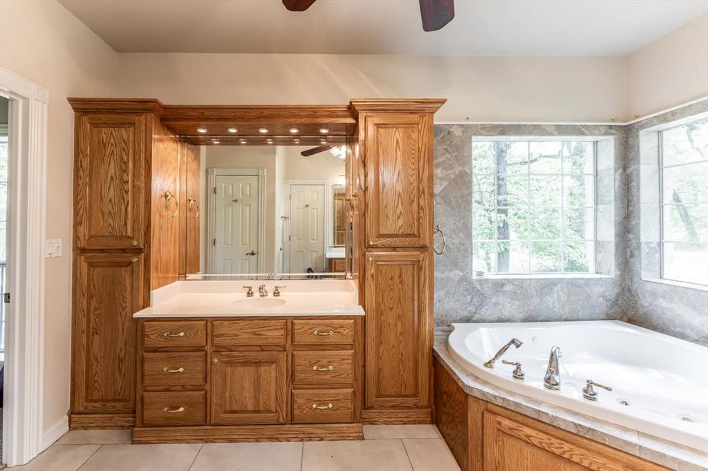 37 Cypress Glenn, Huntsville, Texas image 14