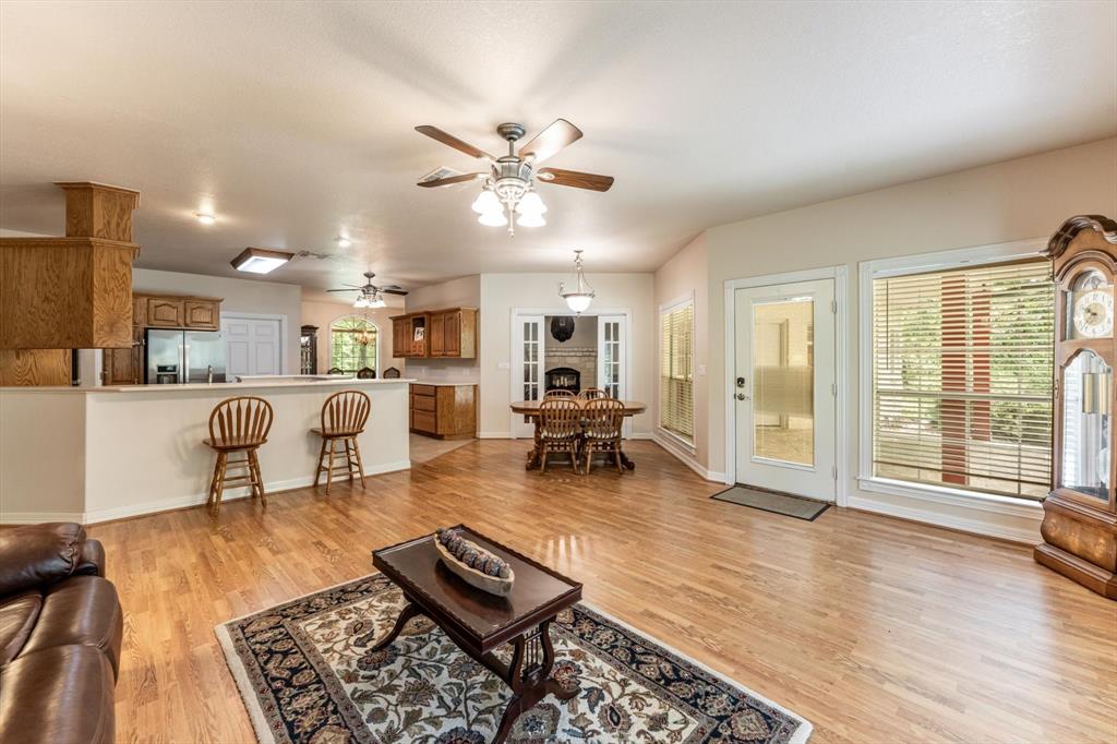 37 Cypress Glenn, Huntsville, Texas image 8