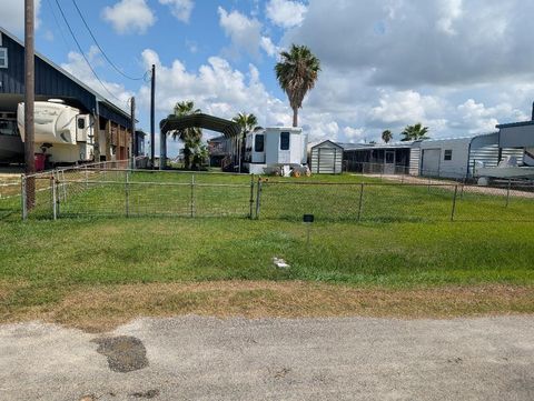 Photo of 738 County Road 202, Sargent, TX 77414 (MLS # 81732078) Photo of 738 County Road 202, Sargent, TX 77414 (MLS # 81732078)