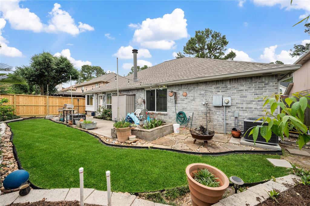 18611 Timber Way Drive, Humble, Texas image 28