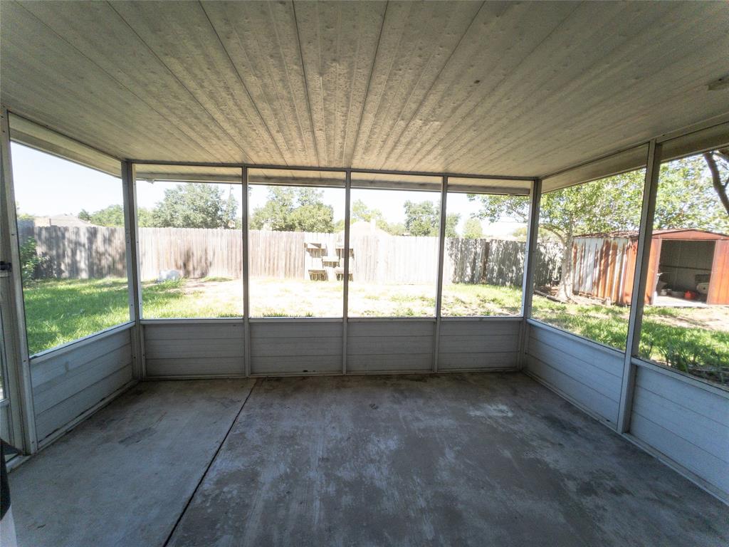 2907 Helmsley Drive, Pearland, Texas image 24