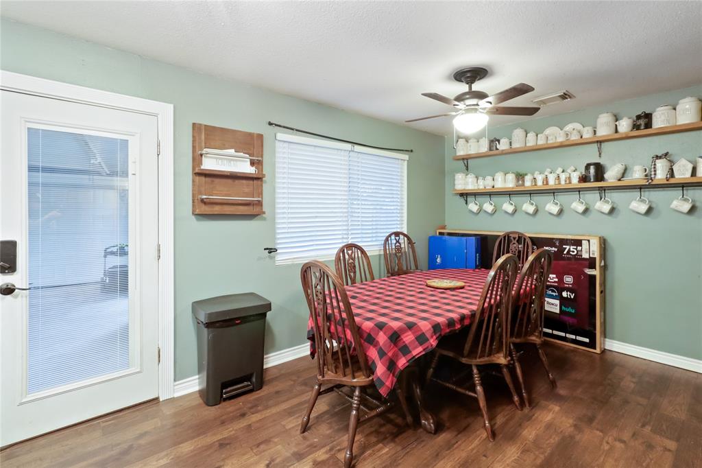 1226 Valley Drive, Angleton, Texas image 10