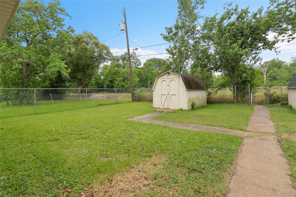 1226 Valley Drive, Angleton, Texas image 20