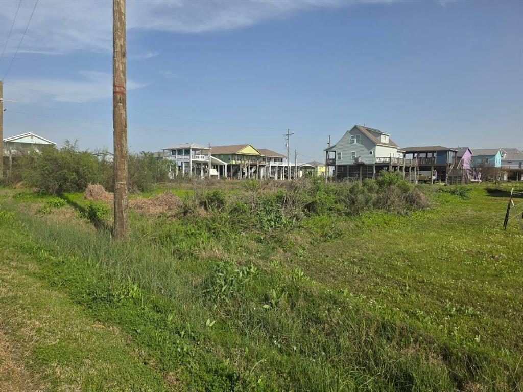 889 Sea Spray Drive, Crystal Beach, Texas image 6