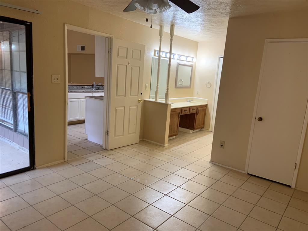 5613 Hollow Pines Drive, Houston, Texas image 15