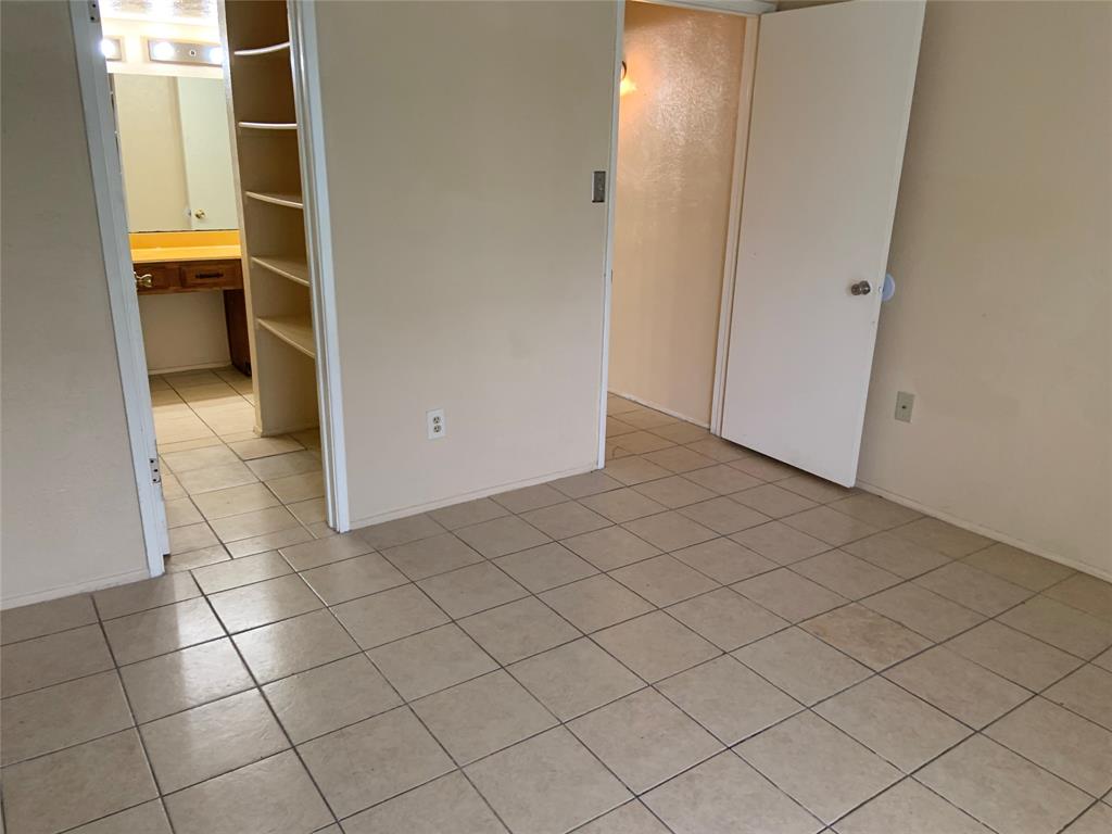 5613 Hollow Pines Drive, Houston, Texas image 11