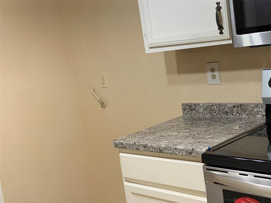 5613 Hollow Pines Drive, Houston, Texas image 26