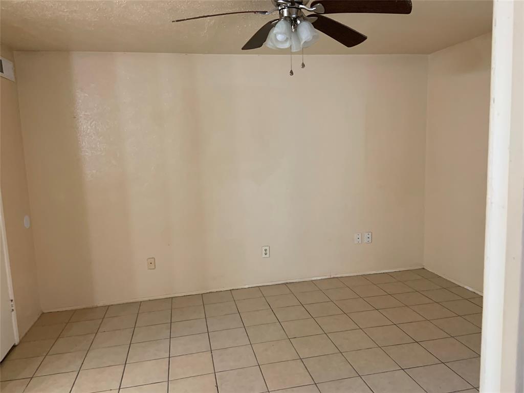 5613 Hollow Pines Drive, Houston, Texas image 16