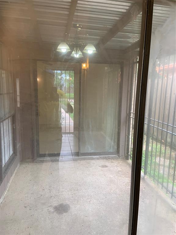 5613 Hollow Pines Drive, Houston, Texas image 9