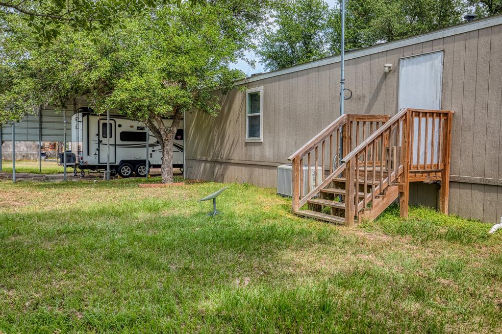 5200 & 5220 Schulenberg Lane, Burton, Texas image 24