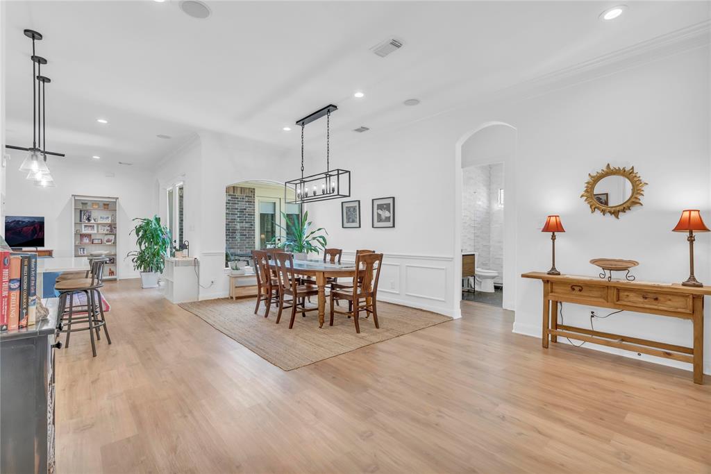 70 Mill Point Place, The Woodlands, Texas image 5