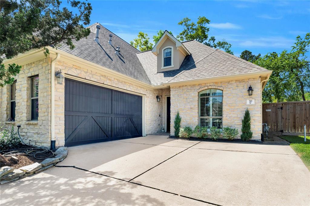 70 Mill Point Place, The Woodlands, Texas image 2