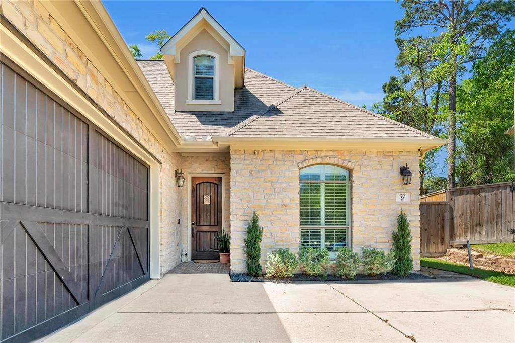 70 Mill Point Place, The Woodlands, Texas image 3