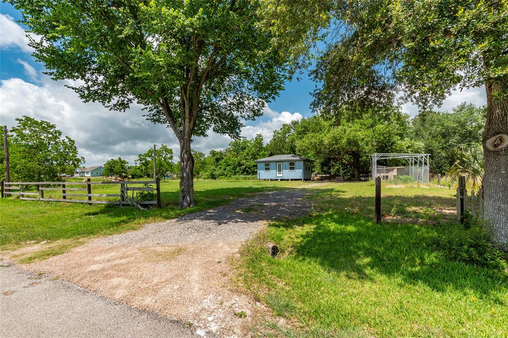 7230 Moore Street, Hitchcock, Texas image 2
