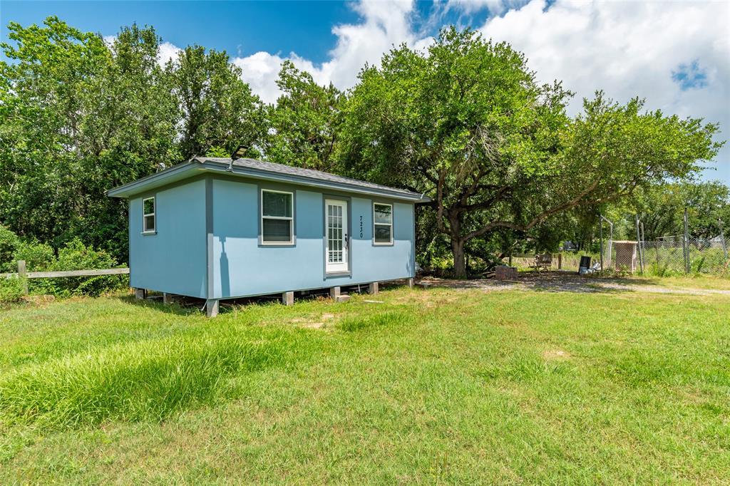 7230 Moore Street, Hitchcock, Texas image 6