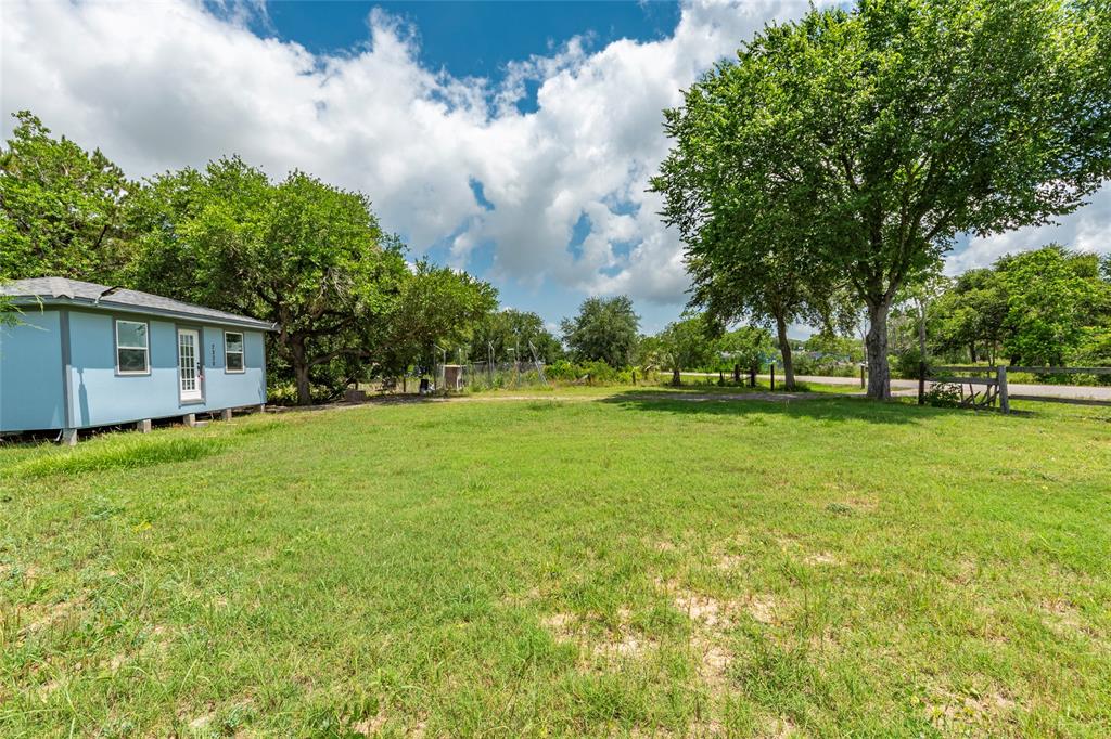 7230 Moore Street, Hitchcock, Texas image 8