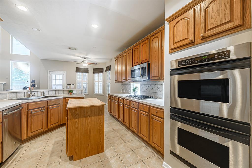 19314 Winter Canyon Lane, Tomball, Texas image 12
