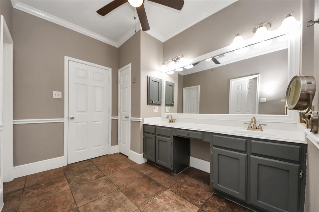 3613 Pine Valley Drive, Pearland, Texas image 22