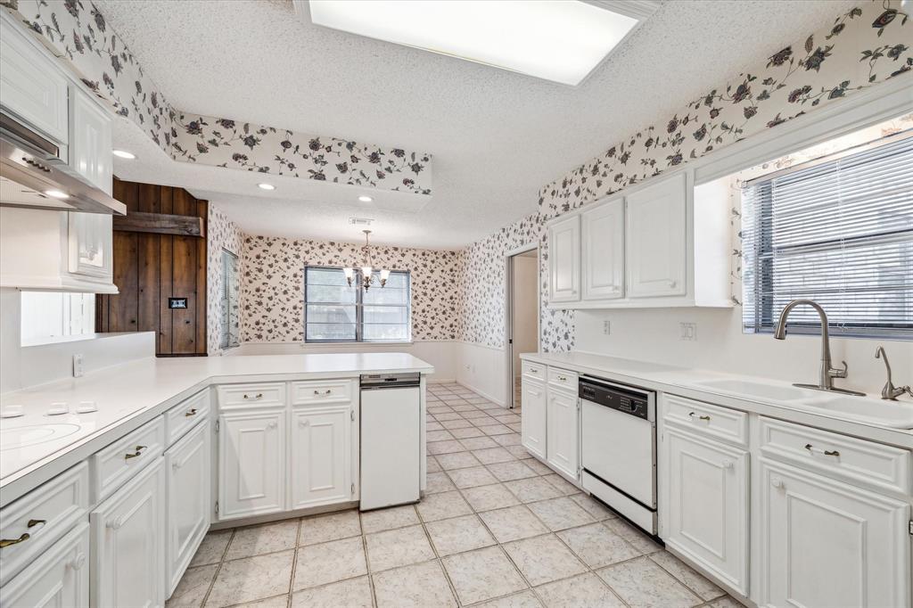13227 Holston Hills Drive, Houston, Texas image 8