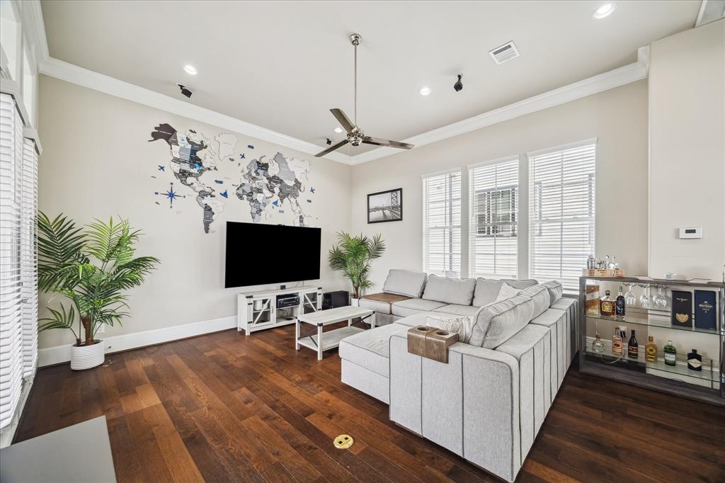 4124 Willowbend Boulevard, Houston, Texas image 2