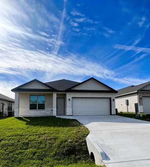 Single Family Residence in Conroe TX 17660 Cedar Crest Drive.jpg