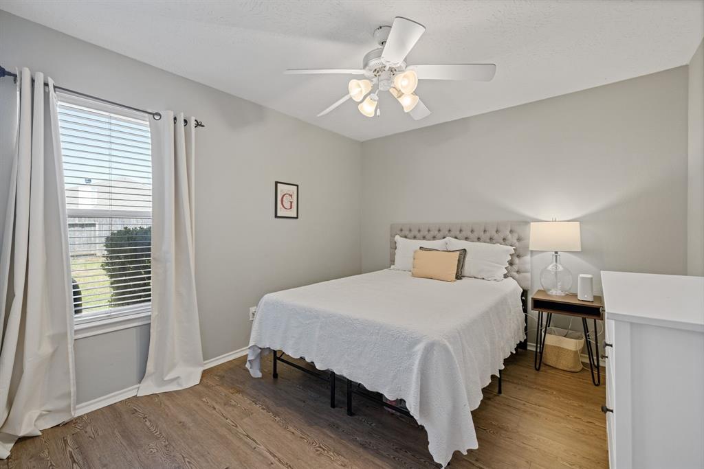 19214 Crescent Pass Drive, Tomball, Texas image 22